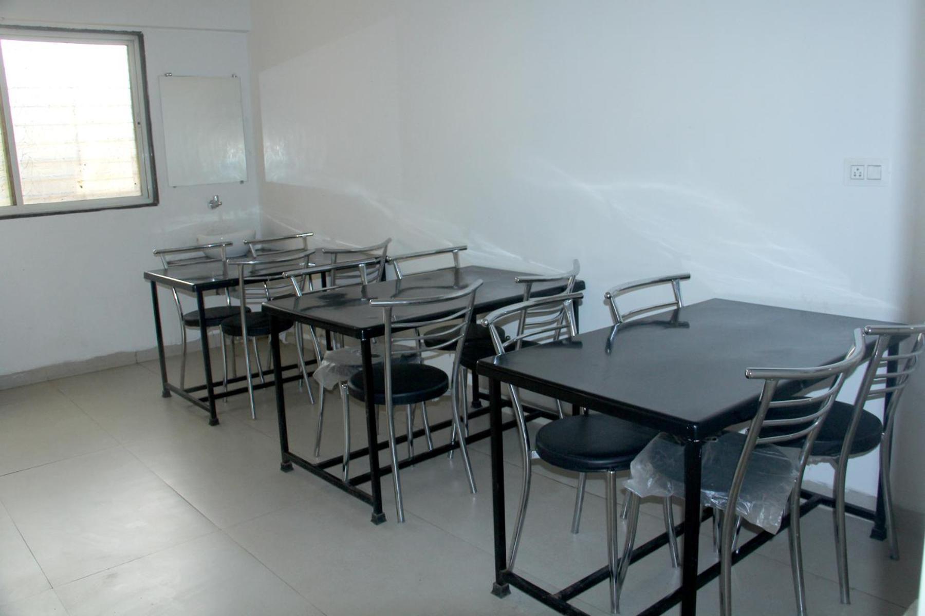Hotel Ambai Executive Tuljapur Екстер'єр фото