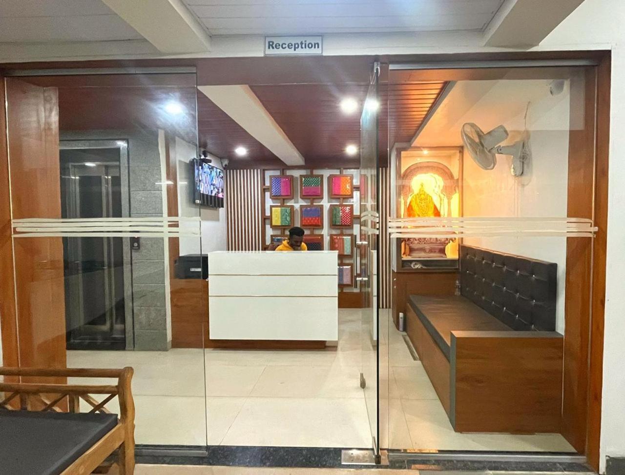 Hotel Ambai Executive Tuljapur Екстер'єр фото