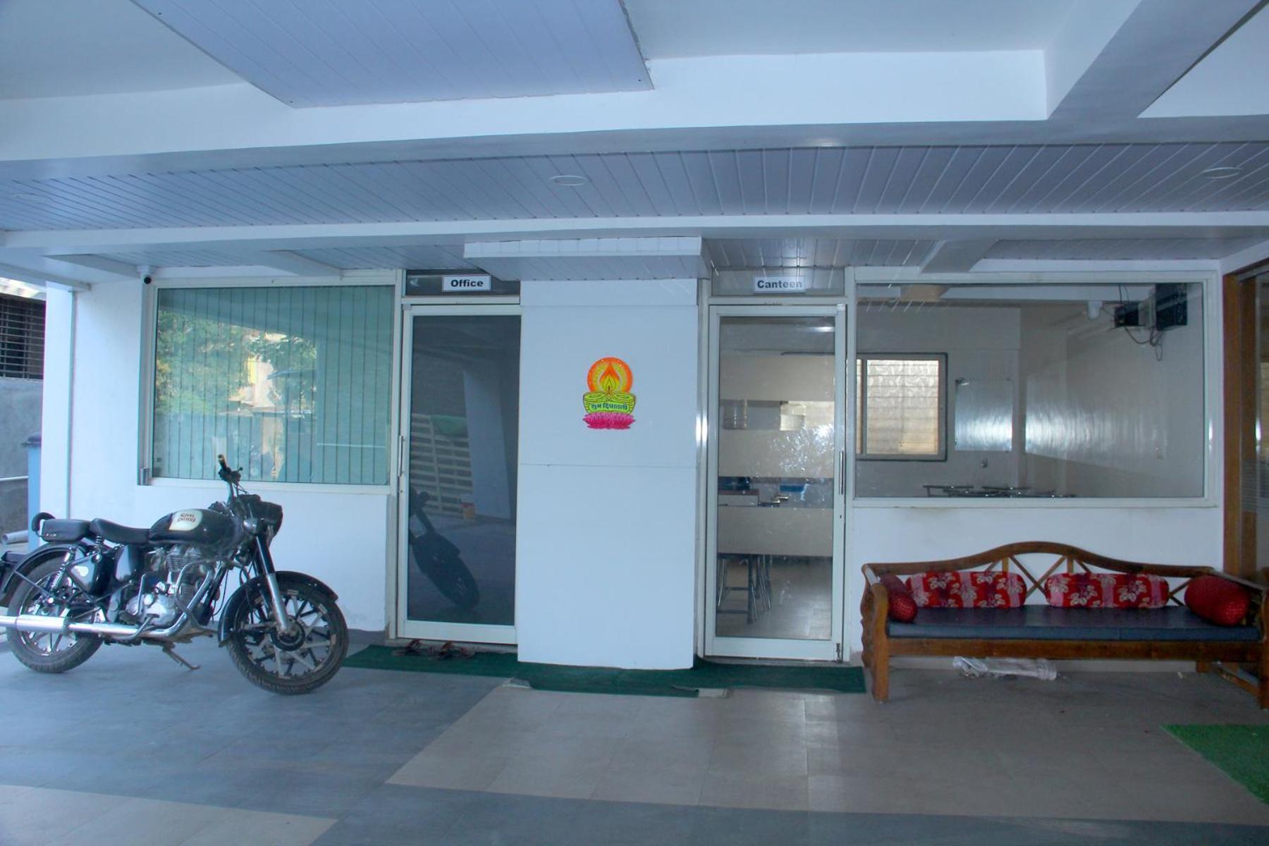 Hotel Ambai Executive Tuljapur Екстер'єр фото
