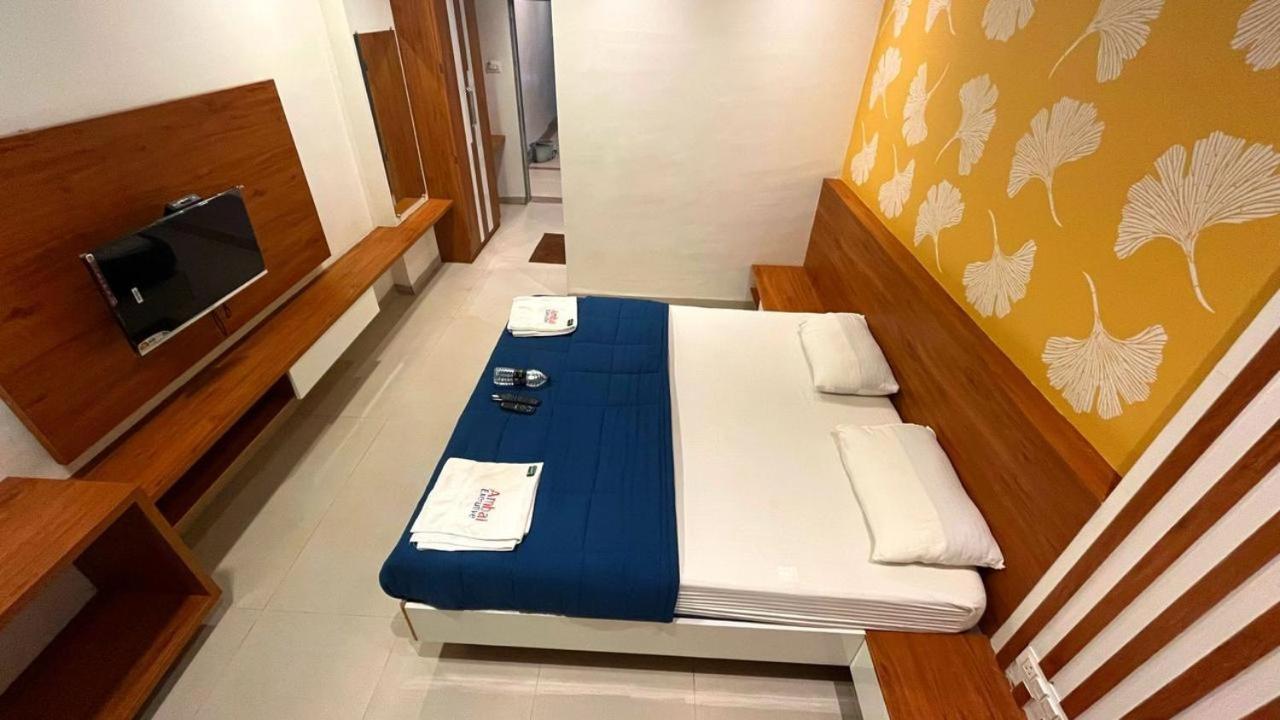 Hotel Ambai Executive Tuljapur Екстер'єр фото